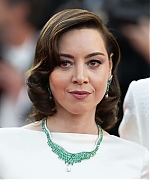 Aubrey Plaza Online