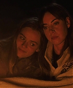 Aubrey Plaza Online